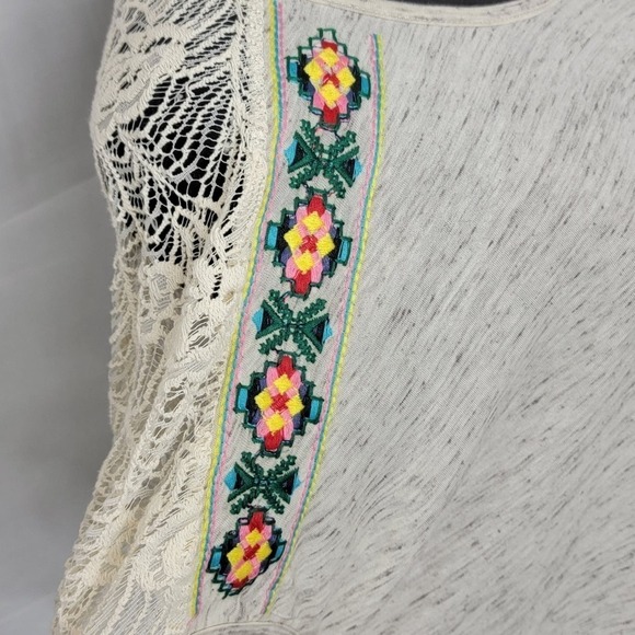 Sloane Rouge Cream Lace back side split - Picture 5 of 16